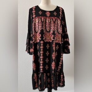 Lux Black and Pink Long Sleeve Shift Dress